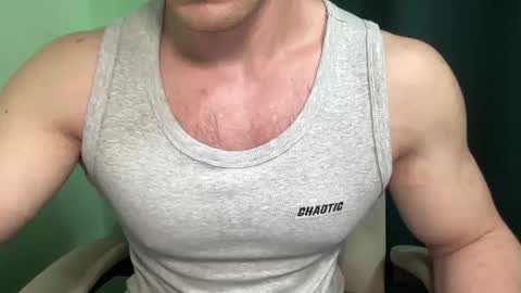 Snapshot of mrbiceps_23 chatting on December 22, 2024, 6:39 am Mrbiceps23 online show from December 22, 2024, 6:39 am
