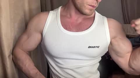 Snapshot of mrbiceps_23 chatting on January 4, 2025, 6:51 pm Mrbiceps23 online show from January 4, 2025, 6:51 pm
