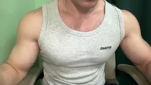 Snapshot of mrbiceps_23 chatting on January 26, 2025, 12:33 pm Mrbiceps23 online show from January 26, 2025, 12:33 pm