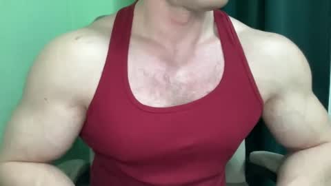 Snapshot of mrbiceps_23 chatting on January 28, 2025, 3:14 pm Mrbiceps23 online show from January 28, 2025, 3:14 pm