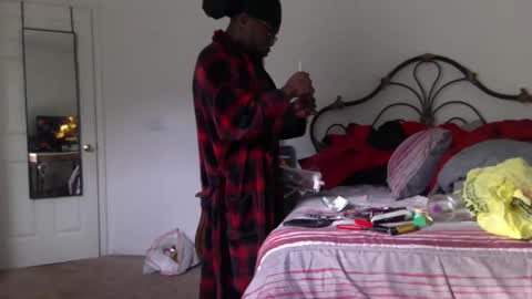 MrBigDThomas online show from October 4, 2025, 1:53 pm