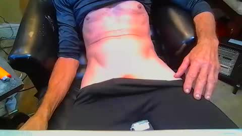 Snapshot of mrbiggirth69 chatting on November 15, 2025, 7:21 pm mrbiggirth69 online show from November 15, 2025, 7:21 pm