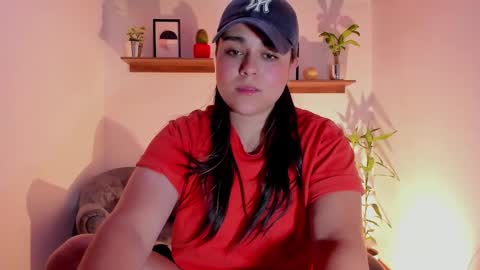Snapshot of mrbuu_ chatting on January 30, 2025, 6:03 am Laura online show from January 30, 2025, 6:03 am
