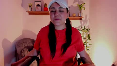 Snapshot of mrbuu_ chatting on February 13, 2025, 4:00 am Laura online show from February 13, 2025, 4:00 am