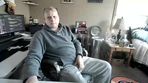 Snapshot of mrclean_55 chatting on November 4, 2025, 5:23 pm MrClean55 online show from November 4, 2025, 5:23 pm