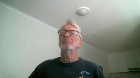 Snapshot of mrcreek1531 chatting on May 10, 2026, 1:11 am mrcreek1531 online show from May 10, 2026, 1:11 am