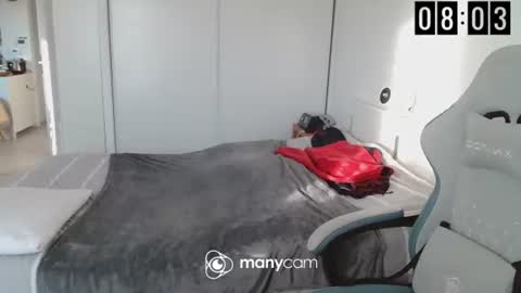 mrdr000 online show from April 7, 2026, 6:03 am