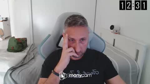 mrdr000 online show from April 10, 2026, 10:31 am