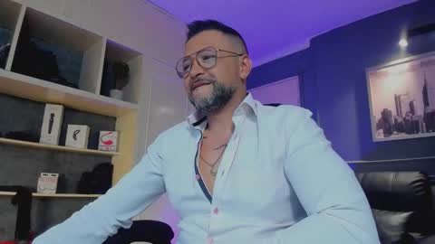 MrFrank. online show from November 6, 2025, 12:28 pm