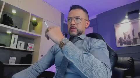 MrFrank. online show from December 15, 2025, 1:48 pm