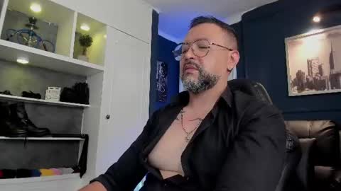 Snapshot of mrfrank_tattoo chatting on June 19, 2026, 2:21 pm MrFrank. online show from June 19, 2026, 2:21 pm