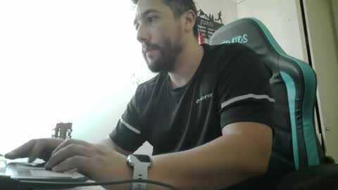 Snapshot of mrlilnice chatting on January 18, 2026, 11:36 am mrlilnice online show from January 18, 2026, 11:36 am