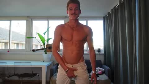 Snapshot of mrlong23cm chatting on November 14, 2025, 3:55 pm Mr Long online show from November 14, 2025, 3:55 pm