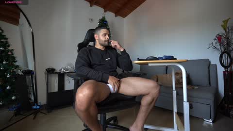 Luis    Instagram   online show from December 21, 2024, 7:49 pm