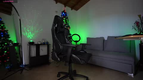 Luis    Instagram   online show from December 24, 2024, 6:06 pm