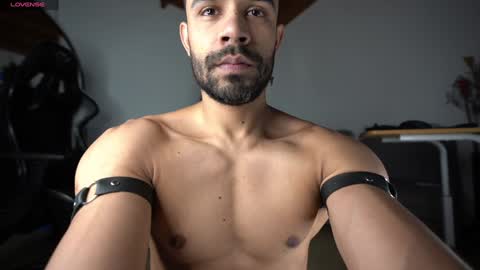 Luis    Instagram   online show from December 28, 2024, 6:18 pm