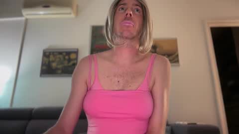 TaleOfLaura online show from April 5, 2026, 10:51 pm