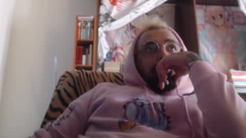 Snapshot of mrn0ice chatting on October 22, 2025, 10:48 am MR NO ICE online show from October 22, 2025, 10:48 am