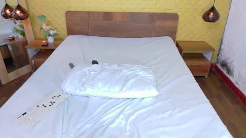 mrs_buttocks online show from October 23, 2025, 4:06 pm