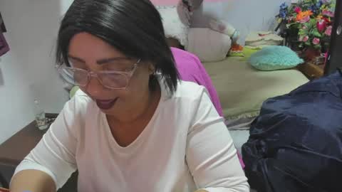 mrs_mommy online show from April 7, 2026, 12:11 am