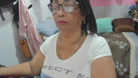 mrs_mommy online show from June 16, 2026, 6:32 pm