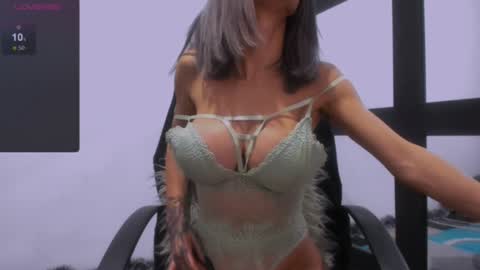 Snapshot of mrsemma chatting on December 9, 2024, 1:18 am Ema online show from December 9, 2024, 1:18 am