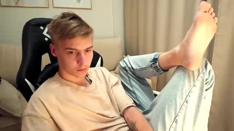 Snapshot of mrsexycum4u chatting on September 27, 2025, 9:09 pm Adam online show from September 27, 2025, 9:09 pm