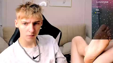 Snapshot of mrsexycum4u chatting on October 17, 2025, 10:56 pm Adam online show from October 17, 2025, 10:56 pm