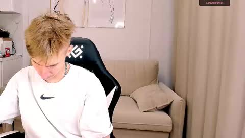 Snapshot of mrsexycum4u chatting on October 21, 2025, 11:55 am Adam online show from October 21, 2025, 11:55 am