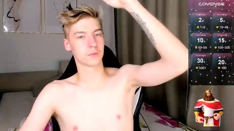 Snapshot of mrsexycum4u chatting on October 30, 2025, 10:27 am Adam online show from October 30, 2025, 10:27 am