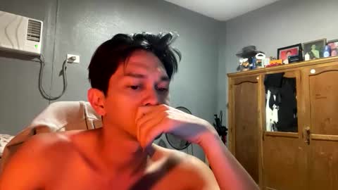 Snapshot of mrshawn95 chatting on April 7, 2026, 12:38 pm shawn online show from April 7, 2026, 12:38 pm