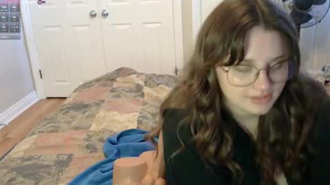 Snapshot of mrsjess1 chatting on October 22, 2025, 3:23 pm MrsJess online show from October 22, 2025, 3:23 pm