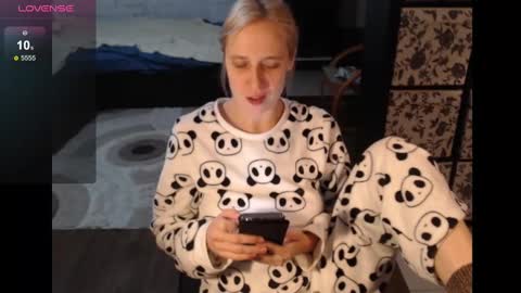 Sasha online show from December 1, 2024, 6:52 pm