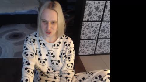 Snapshot of mrsluck chatting on February 7, 2026, 1:04 pm Sasha online show from February 7, 2026, 1:04 pm