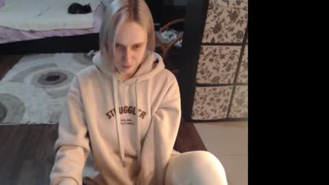 Snapshot of mrsluck chatting on February 15, 2026, 4:03 pm Sasha online show from February 15, 2026, 4:03 pm