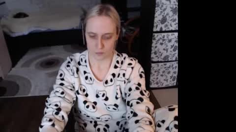 Snapshot of mrsluck chatting on February 26, 2026, 12:59 pm Sasha online show from February 26, 2026, 12:59 pm