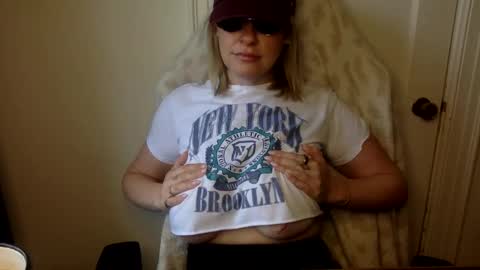 MrsPrissXO online show from April 30, 2026, 12:00 pm