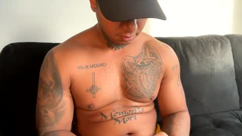 Snapshot of mrthickandfit chatting on December 26, 2024, 6:22 pm Tatd and Fit online show from December 26, 2024, 6:22 pm