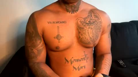 Snapshot of mrthickandfit chatting on January 5, 2025, 10:50 pm Tatd and Fit online show from January 5, 2025, 10:50 pm