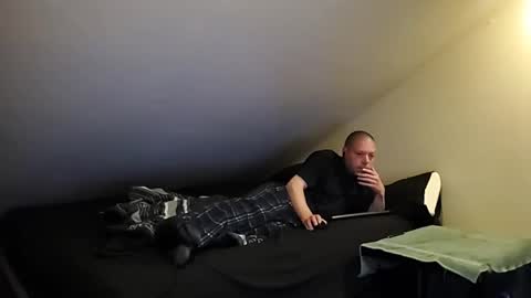 mrxhere online show from April 11, 2026, 9:57 am