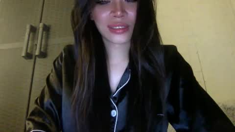 Lara online show from September 15, 2025, 10:32 pm