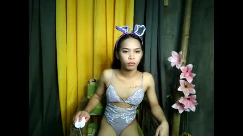 ms_maxine69 online show from November 8, 2025, 10:37 am