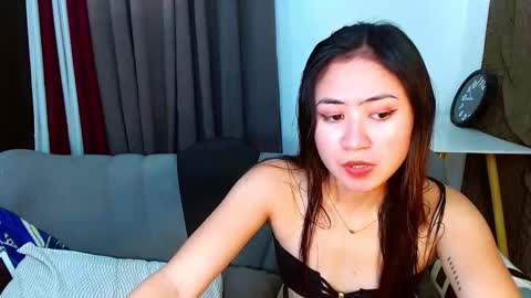 Nicole online show from November 6, 2025, 4:35 am