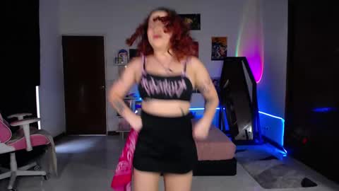 Manuela3 online show from November 5, 2025, 4:51 pm