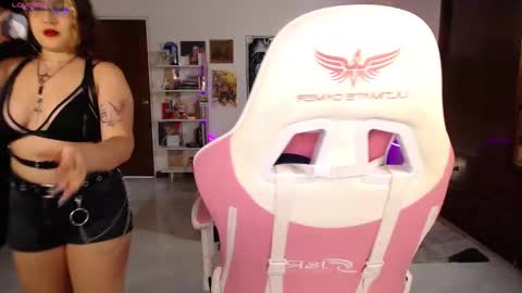 Snapshot of ms_ratuelita chatting on January 16, 2026, 8:13 pm Manuela3 online show from January 16, 2026, 8:13 pm