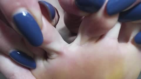 Liza  online show from November 28, 2025, 5:26 pm