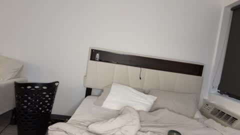 mskitty000 online show from December 19, 2025, 10:06 pm