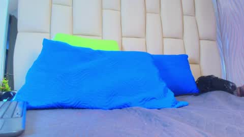 FERNANDA 3 online show from April 14, 2026, 3:34 am