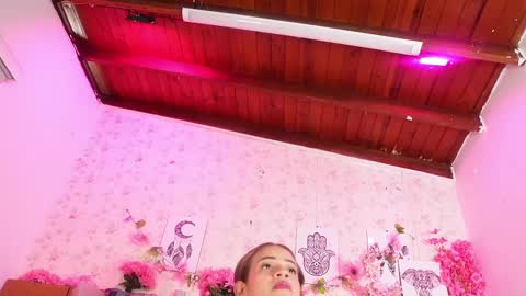 Manuela  online show from October 7, 2025, 3:14 am