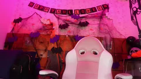 Manuela  online show from October 16, 2025, 3:07 am